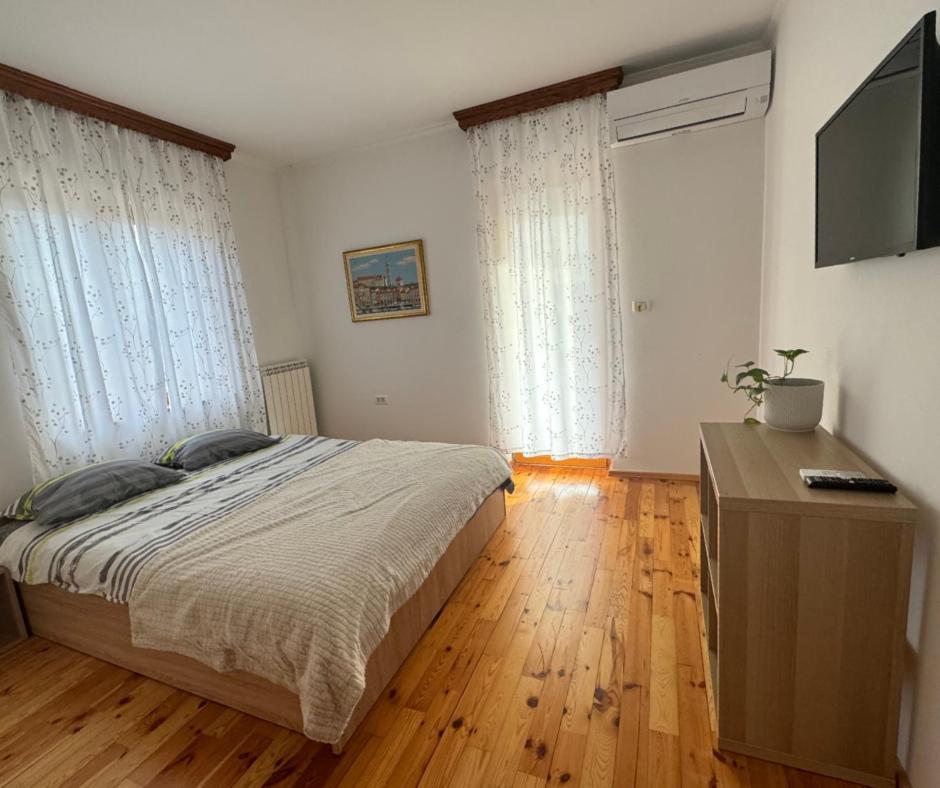 Guesthouse Flora Κόπερ Εξωτερικό φωτογραφία